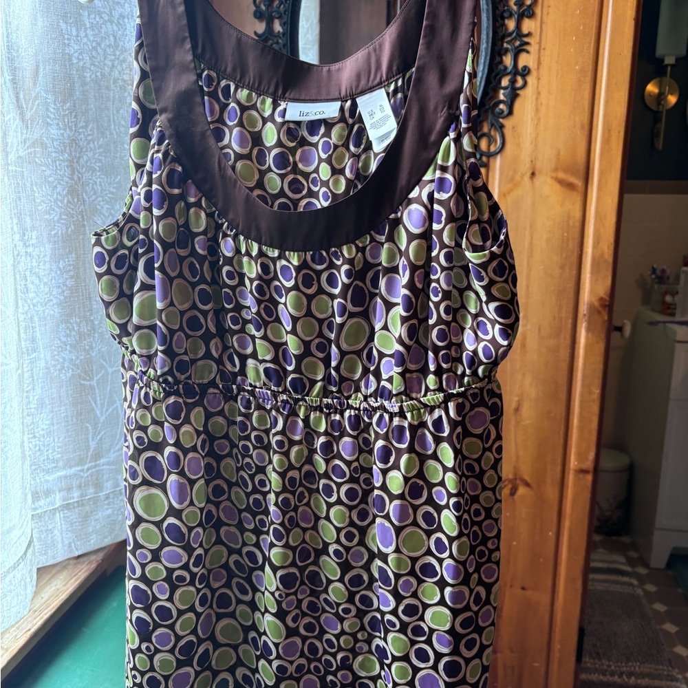 Chic Sleeveless Silk babydoll top with Circle Pattern design